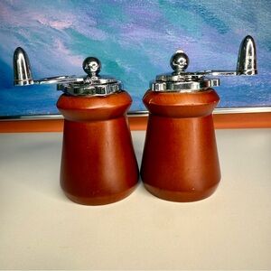 Vintage William Bounds Original Pepper & Salt Mill Grinder Wood Metal Adjustable